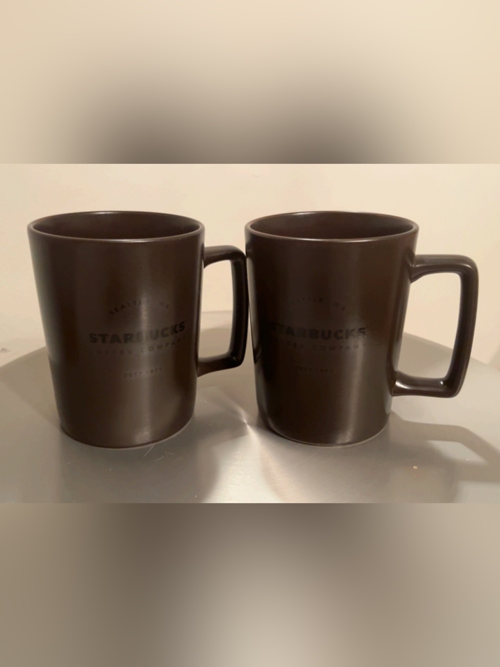 Starbucks 2016 Seattle WA Dark Brown 16 oz Mugs Set of 2